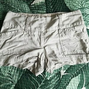 khaki shorts